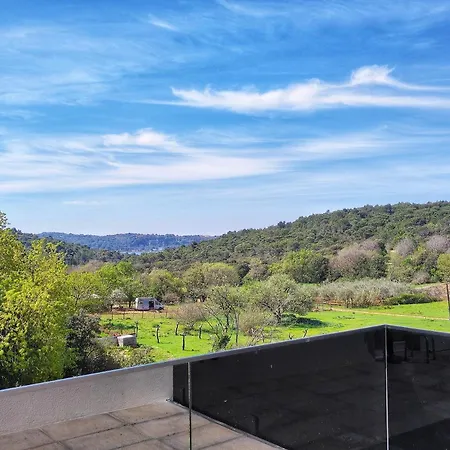 Sa Pogledom Na * 풀라