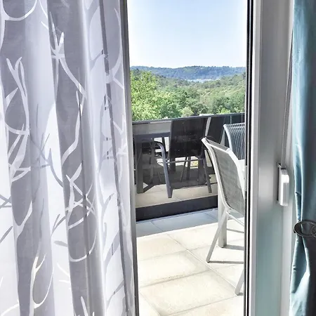 Sa Pogledom Na 풀라