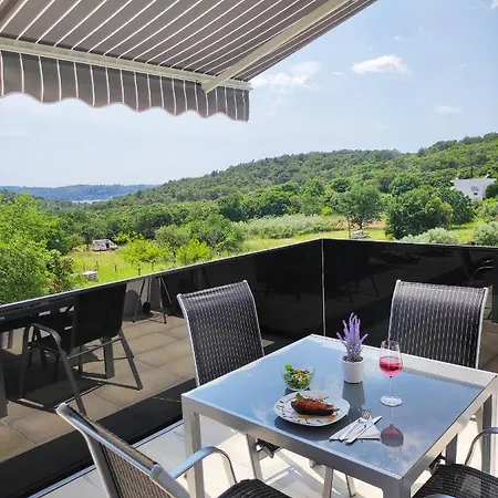 Sa Pogledom Na Lejlighed *