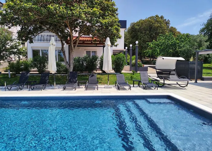 Sa Pogledom Na * Pula