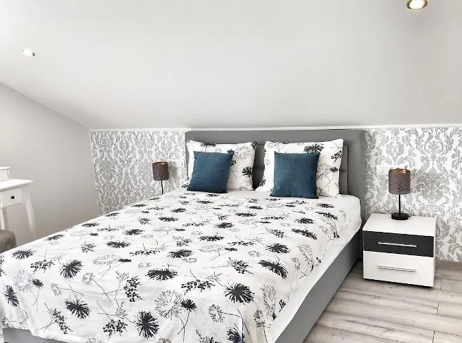 Apartment Sa Pogledom Na Pula